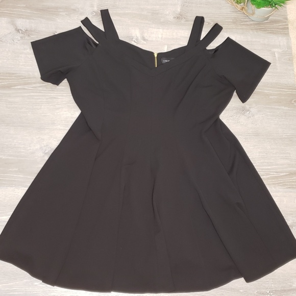 Lane Bryant Dresses & Skirts - Lane Bryant size 28little black dress.